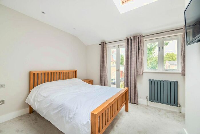 1 Bedroom Semi-Detached House To Rent In Trinder Mews, Teddington, TW11