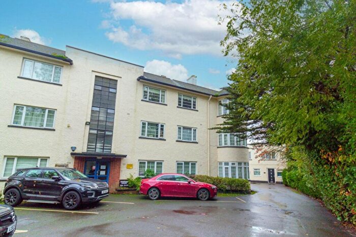 3 Bedroom Apartment To Rent In Edgware Court, Edgware, HA8