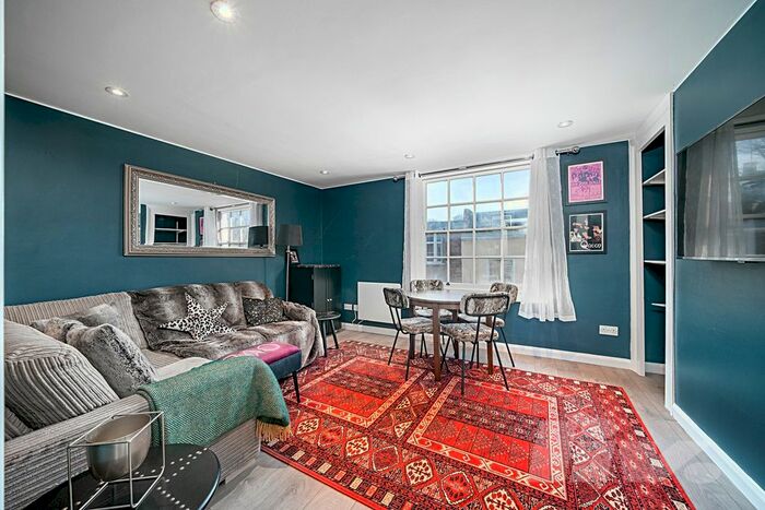 2 Bedroom Flat To Rent In Parkway, Camden, NW1