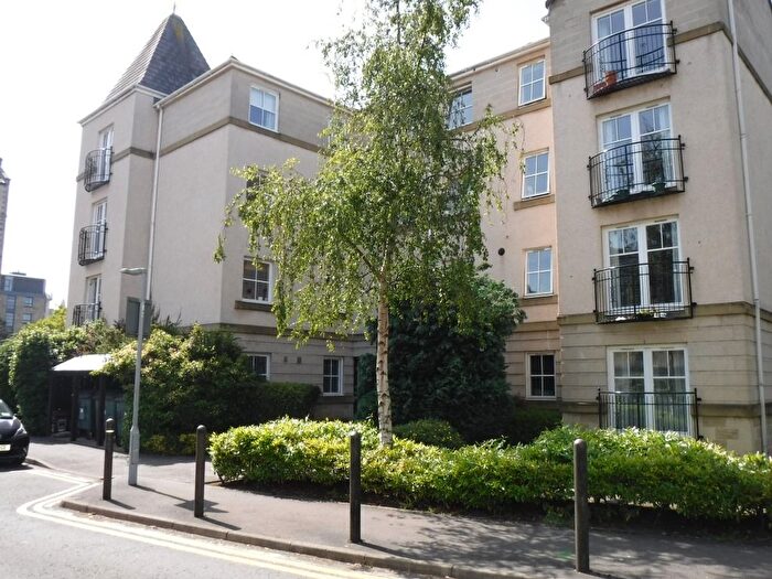2 Bedroom Flat To Rent In Huntingdon Place, Edinburgh, EH7