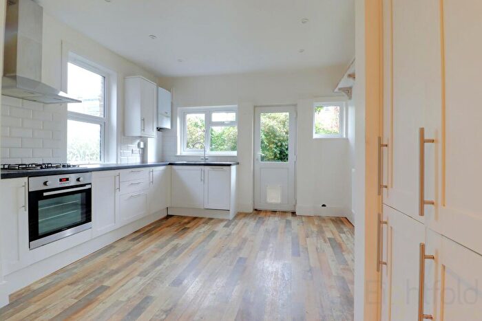 1 Bedroom Flat To Rent In Lauriston Road, Brighton, East Sussex, BN1
