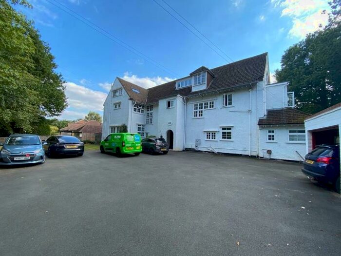 2 Bedroom Apartment To Rent In Woking, GU22