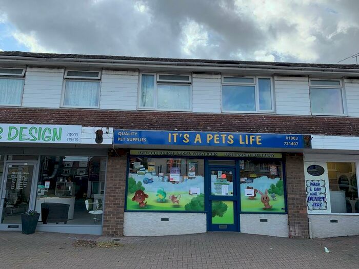 2 Bedroom Flat To Rent In Wick Street, Littlehampton, BN17