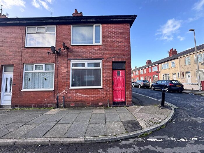 2 Bedroom End Terrace House For Sale In Fairfield Road, Blackpool, FY1