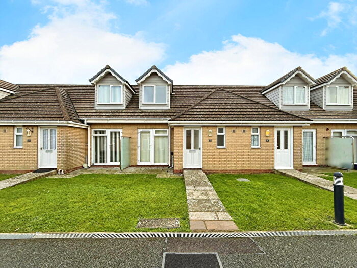 2 Bedroom Terraced House To Rent In Bridge Mead Mews - Off Avenue Road, Sandown., PO36