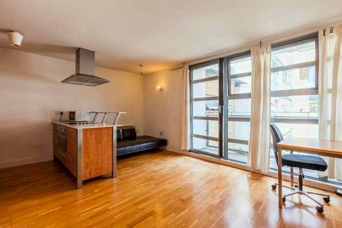 2 Bedroom Flat To Rent In Tanners Yard, Shoreditch, London, E2