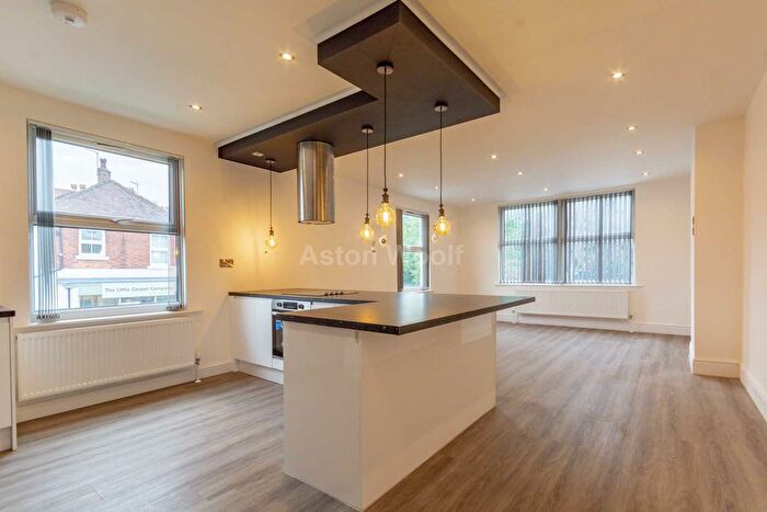 3 Bedroom Flat To Rent In Main Road, Gedling, NG4