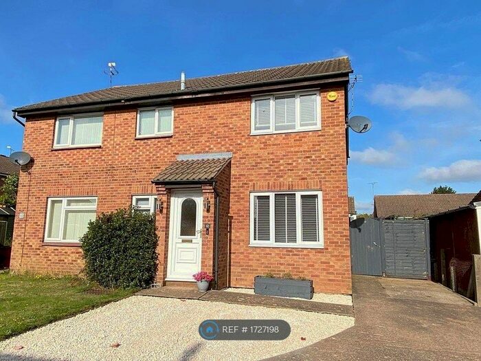 2 Bedroom Semi-Detached House To Rent In Framlingham Grove, Kenilworth, CV8