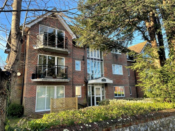 4 Bedroom Flat To Rent In St. Botolphs Road, Worthing, West Sussex, BN11