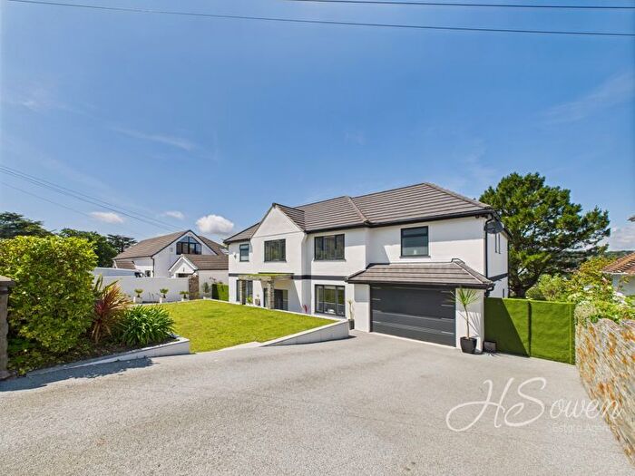 4 Bedroom Detached House For Sale In Oxlea Road, Torquay, TQ1
