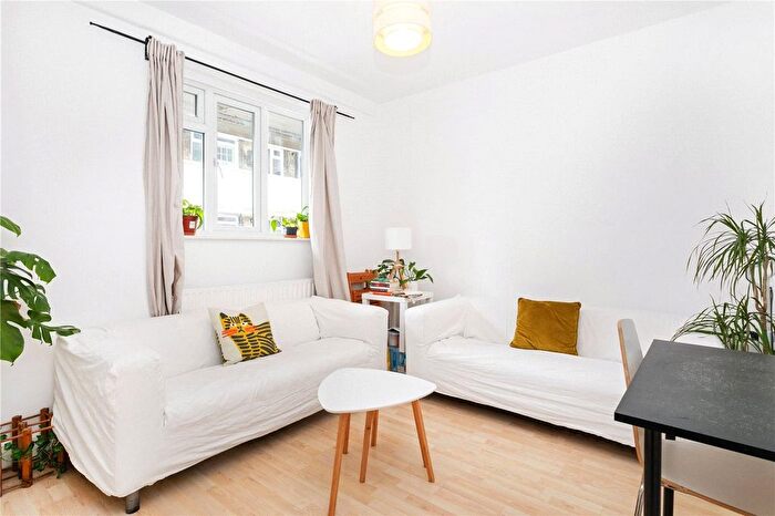 2 Bedroom Flat To Rent In Angel House, - Pentonville Road, Angel, N1