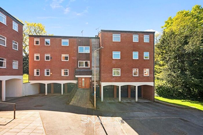 2 Bedroom Flat For Sale In Stoke Abbot Close, Bramhall, SK7