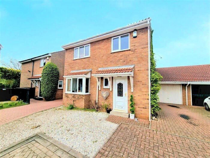 3 Bedroom Link Detached House To Rent In White Horse Close, Seamer, Scarborough, North Yorkshire, YO12