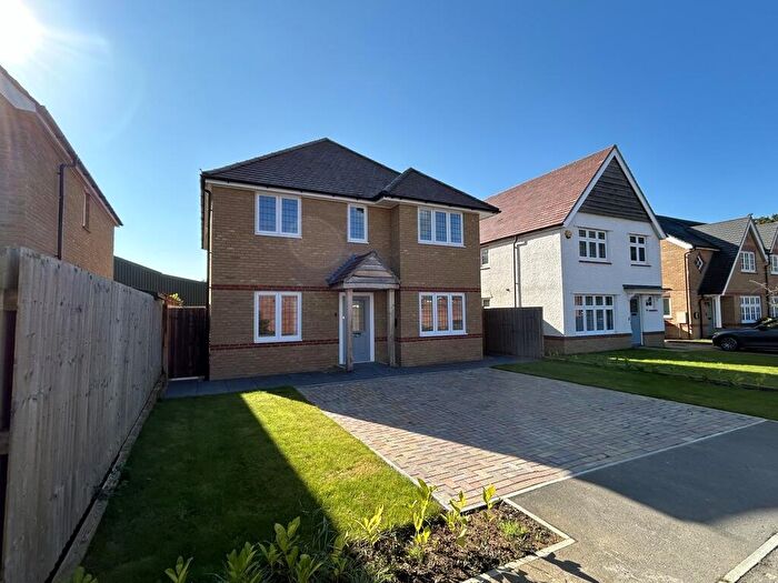 4 Bedroom Detached House For Sale In Broadclough Way, Maidstone, Kent, ME17