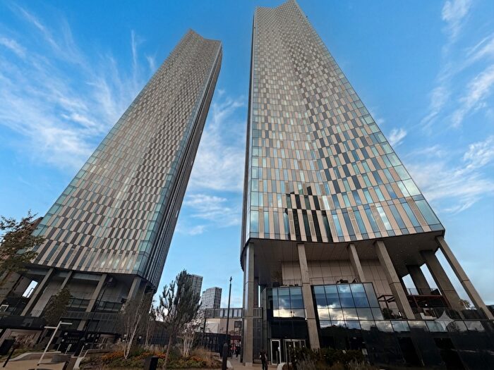 3 Bedroom Penthouse To Rent In Trinity Way, Manchester, Greater Manchester, M3