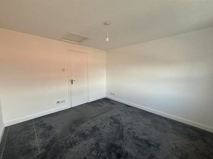 1 Bedroom Terraced House To Rent In Beamsley Way, Kingswood, Hull, HU7
