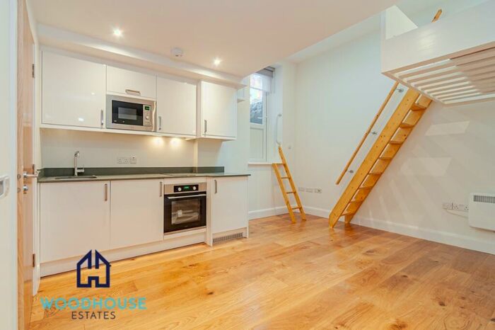 Studio To Rent In Kilburn High Road, London, NW6