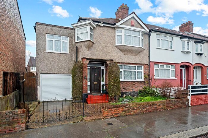 4 Bedroom Town House For Sale In Waverley Road, London, SE25