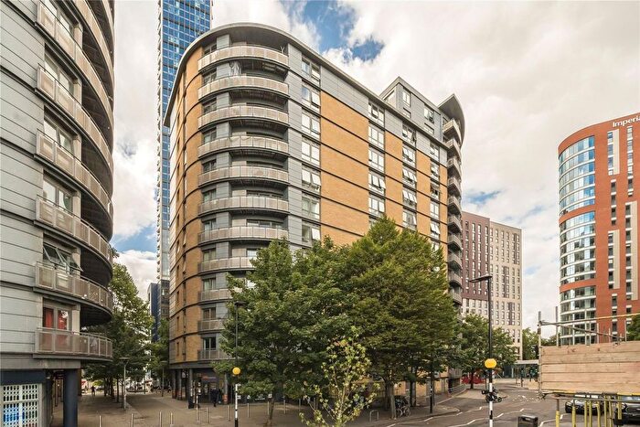 2 Bedroom Flat To Rent In Victoria Road, North Acton, W3