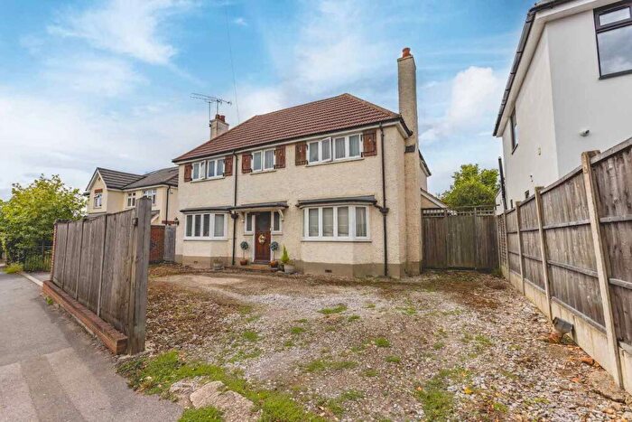 4 Bedroom Detached House For Sale In Huntercombe Lane North, Burnham, SL1