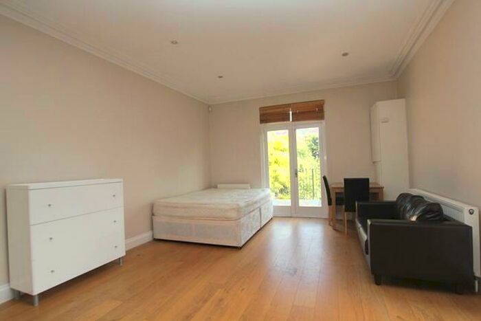 Studio To Rent In Gloucester Drive, Finsbury Park, N4