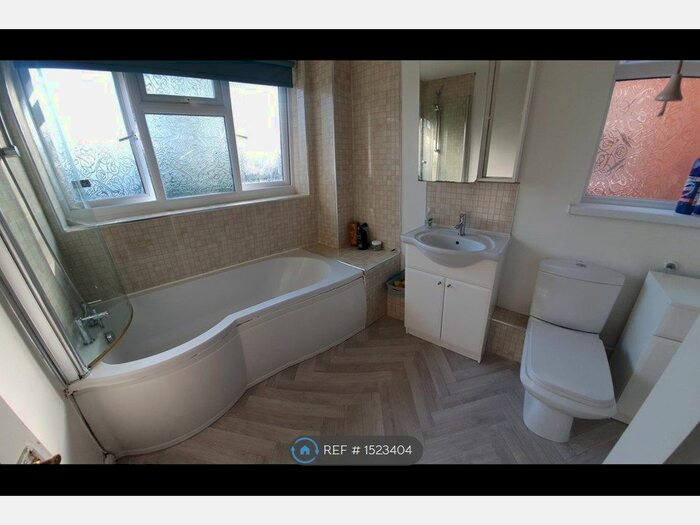 3 Bedroom Semi-Detached House To Rent In Woodend, Birmingham, B20