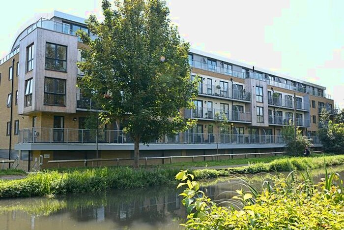 2 Bedroom Flat To Rent In Smeaton Court, Hertford, SG13