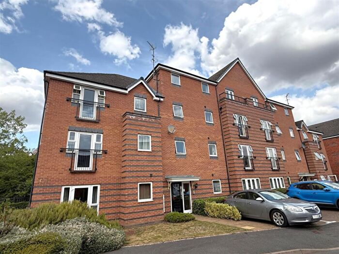 2 Bedroom Apartment For Sale In Pipers Way, Burton-On-Trent, DE14