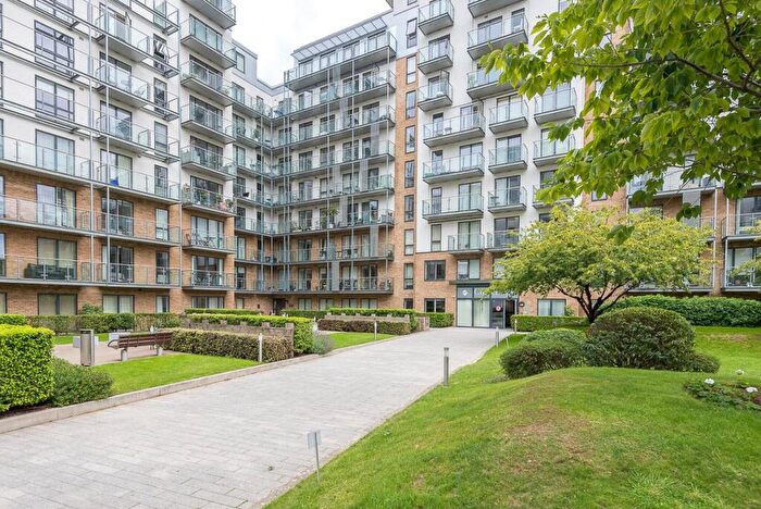 1 Bedroom Apartment For Sale In Voysey Square, Bromley-By-Bow, E3