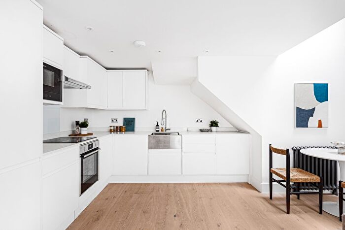 2 Bedroom Flat For Sale In Church Road, Teddington, TW11