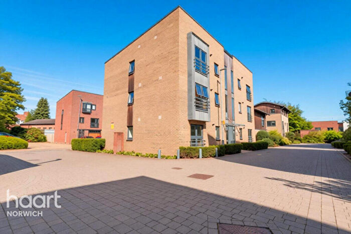 2 Bedroom Apartment For Sale In Bertram Way, Norwich, NR1