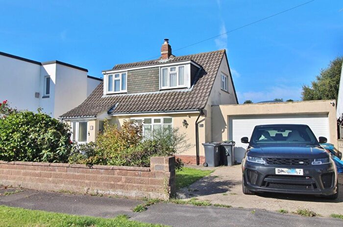 3 Bedroom Chalet For Sale In Magdala Road, Hayling Island, PO11