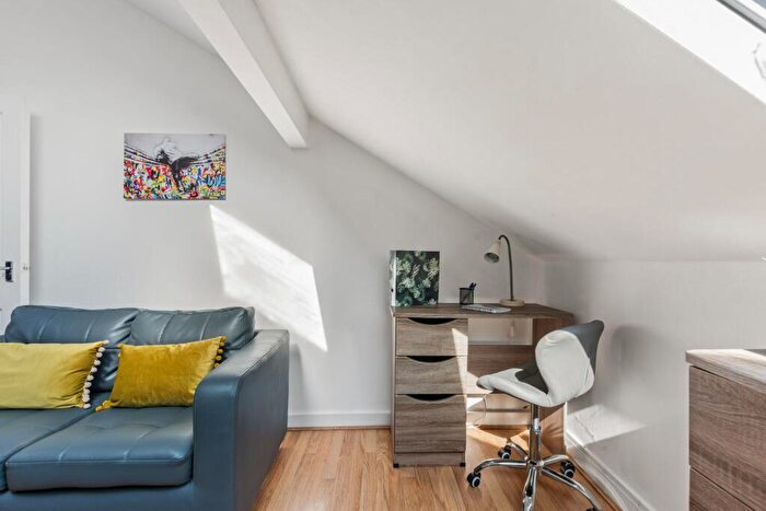 1 Bedroom Flat To Rent In Vinery Road, Leeds, LS4