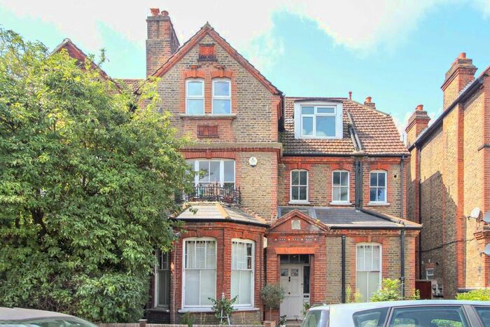 2 Bedroom Flat To Rent In Thornton Avenue, London, SW2