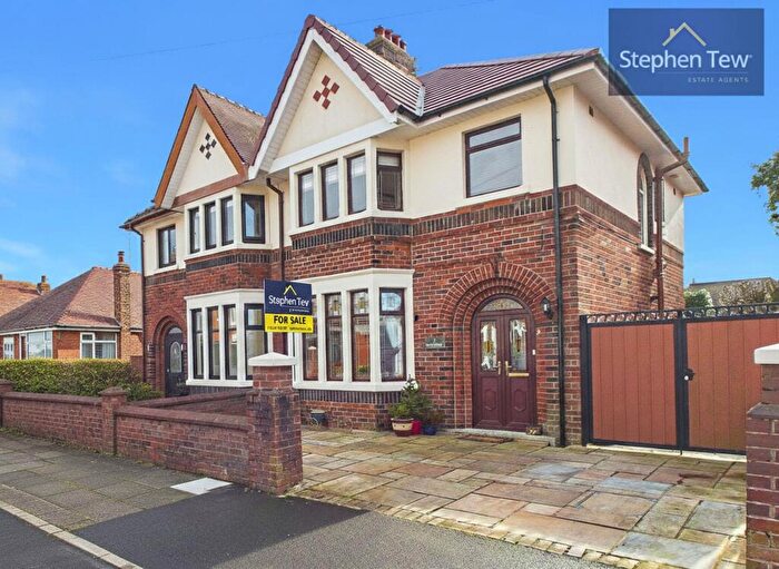 3 Bedroom Semi Detached House For Sale In Riversway, Blackpool, FY3