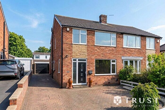 3 Bedroom Semi-Detached House For Sale In Almscliffe Avenue, Dewsbury, WF12