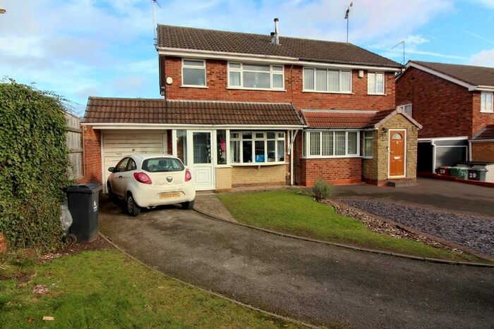 3 Bedroom Semi-Detached House To Rent In Dursley Close, Willenhall, WV12