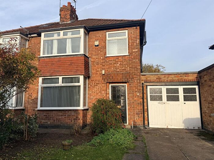 3 Bedroom Semi-Detached House To Rent In Stirling Grove, Fulford, YO10