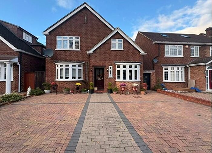4 Bedroom Detached House To Rent In Hanworth Park, Feltham, TW13