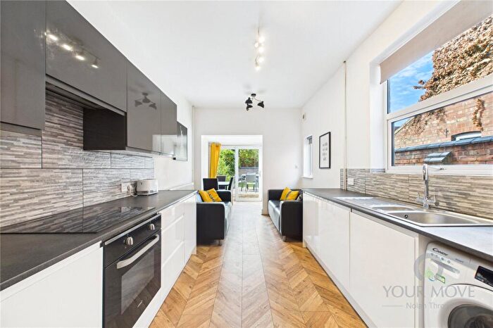 5 Bedroom House To Rent In Southampton Road, Northampton, NN4