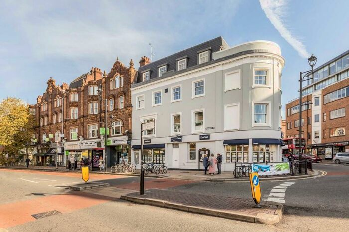 2 Bedroom Flat To Rent In Claremont Road, Surbiton, KT6