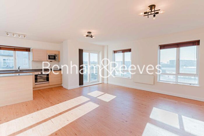 2 Bedroom Apartment To Rent In Heritage Avenue, Colindale, NW9