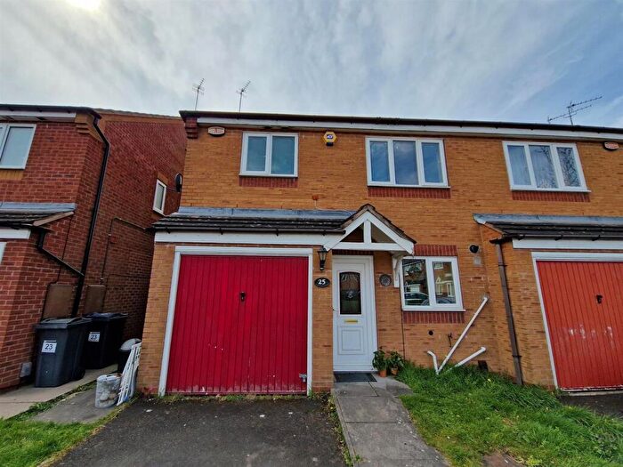 3 Bedroom Semi-Detached House To Rent In Honeycomb Way, Northfield, Birmingham, B31
