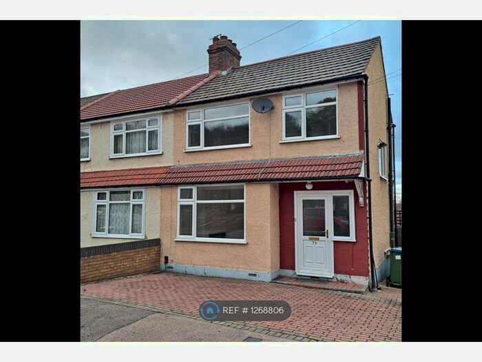 3 Bedroom End Of Terrace House To Rent In Elstree Gardens, Belvedere DA17