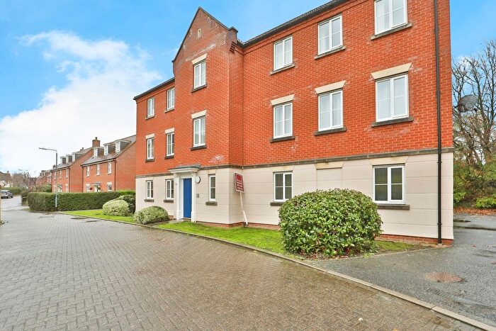 2 Bedroom Flat For Sale In Defiant Road, Norwich, Norfolk, NR6