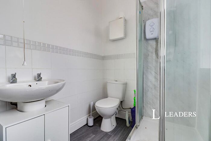 6 Bedroom Semi-Detached House To Rent In Wanlip Road, Syston, LE7