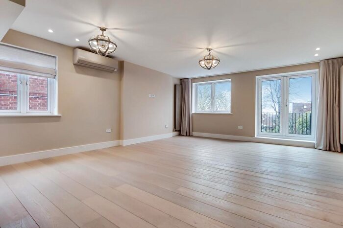 2 Bedroom Flat To Rent In Fitzjohns Avenue, London, NW3