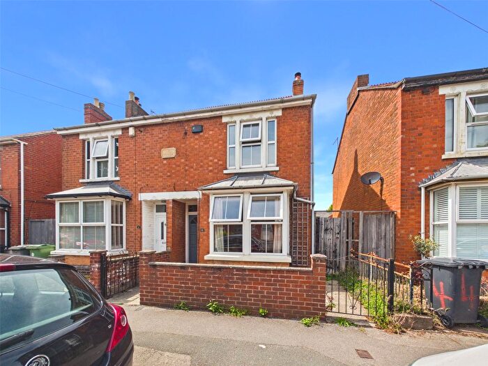 3 Bedroom Semi Detached House For Sale In Bloomfield Terrace, Gloucester, Gloucestershire, GL1