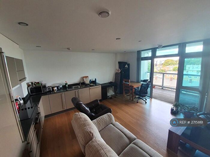 1 Bedroom Flat To Rent In Iona Tower, London, E14