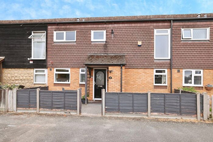 3 Bedroom Terraced House For Sale In Pilgrims Way, Andover, SP10